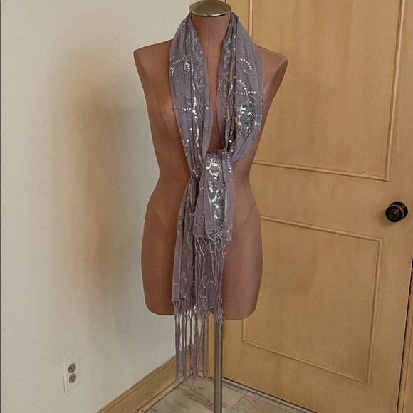 EVENING Silver Grey Floral Sequin Boho Fringe 21x72 Cocktail Prom Holiday Scarf - Picture 4 of 12